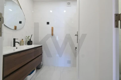 Apartamento T3 para Venda em Queluz e Belas