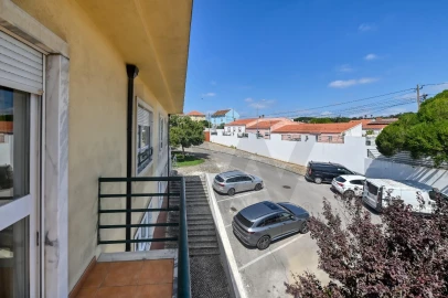 Apartamento T3 para Venda em Queluz e Belas