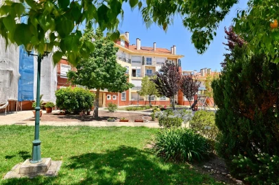 Apartamento T3 para Venda em Queluz e Belas
