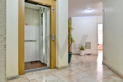Apartamento T3 para Venda em Queluz e Belas