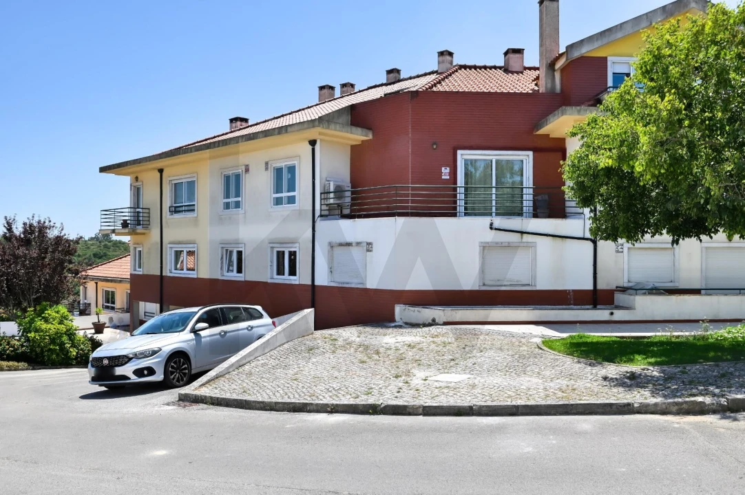 Apartamento T3 para Venda em Queluz e Belas Foto 3