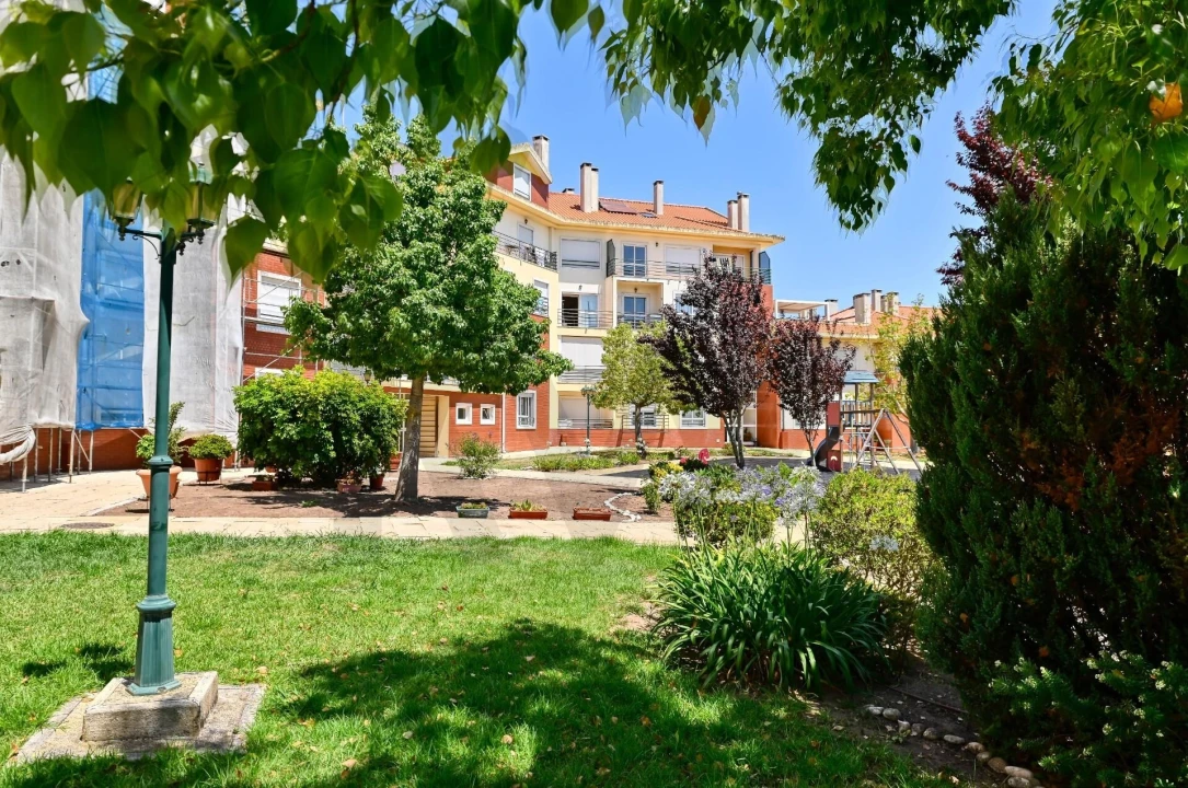 Apartamento T3 para Venda em Queluz e Belas Foto 38