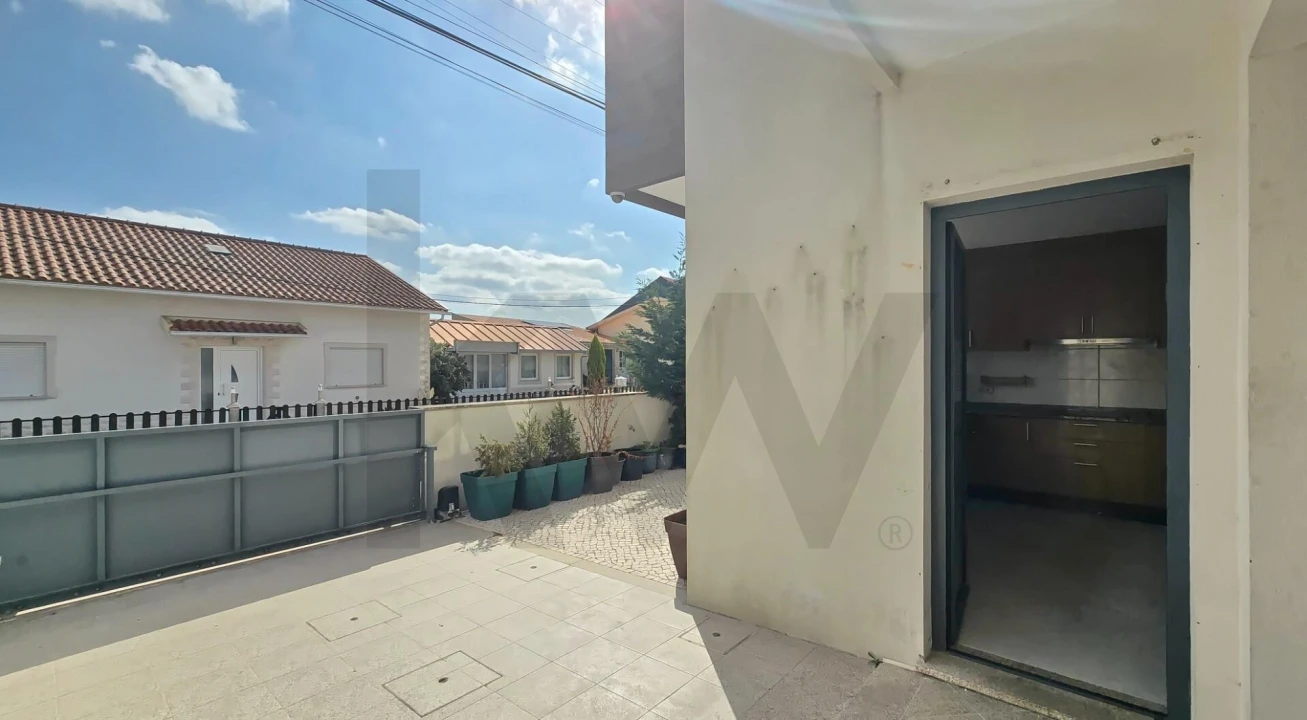 Moradia T3 para Venda em Calvão Foto 47