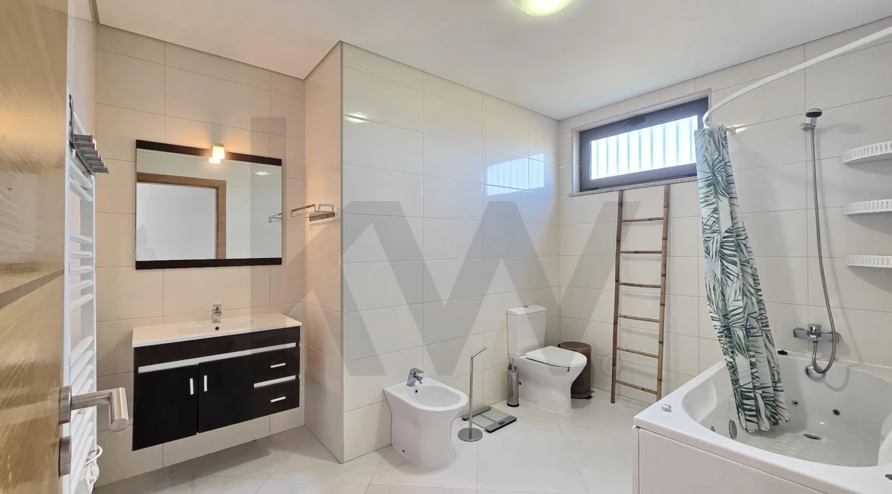 Moradia T3 para Venda em Calvão Foto 9