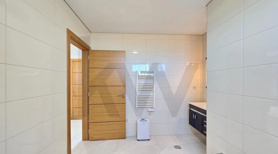 Moradia T3 para Venda em Calvão Foto 10