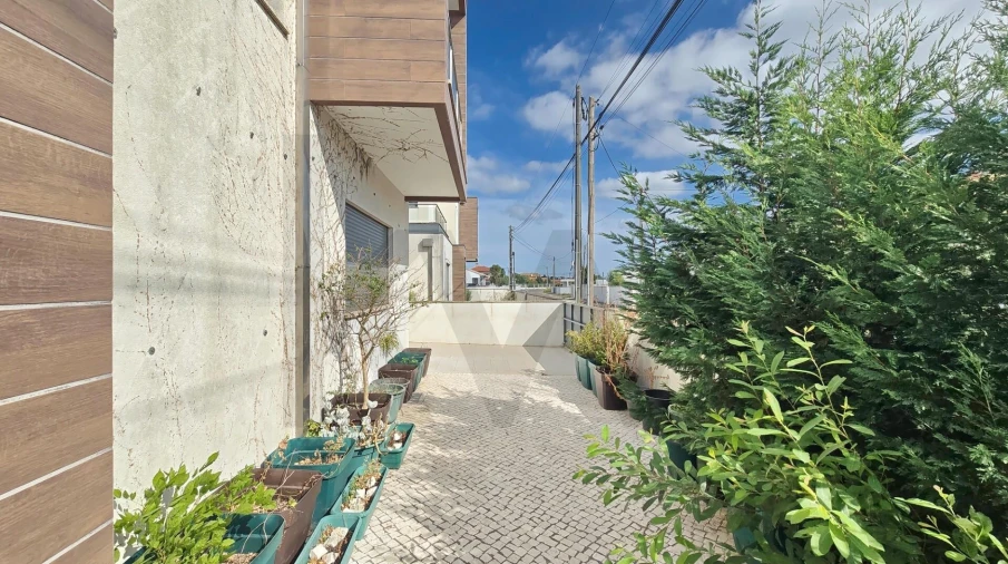 Moradia T3 para Venda em Calvão Foto 48