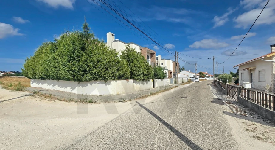 Moradia T3 para Venda em Calvão Foto 53