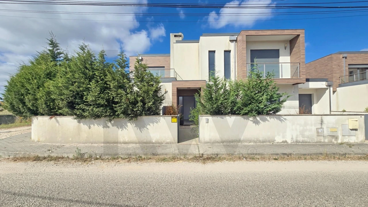 Moradia T3 para Venda em Calvão Foto 1
