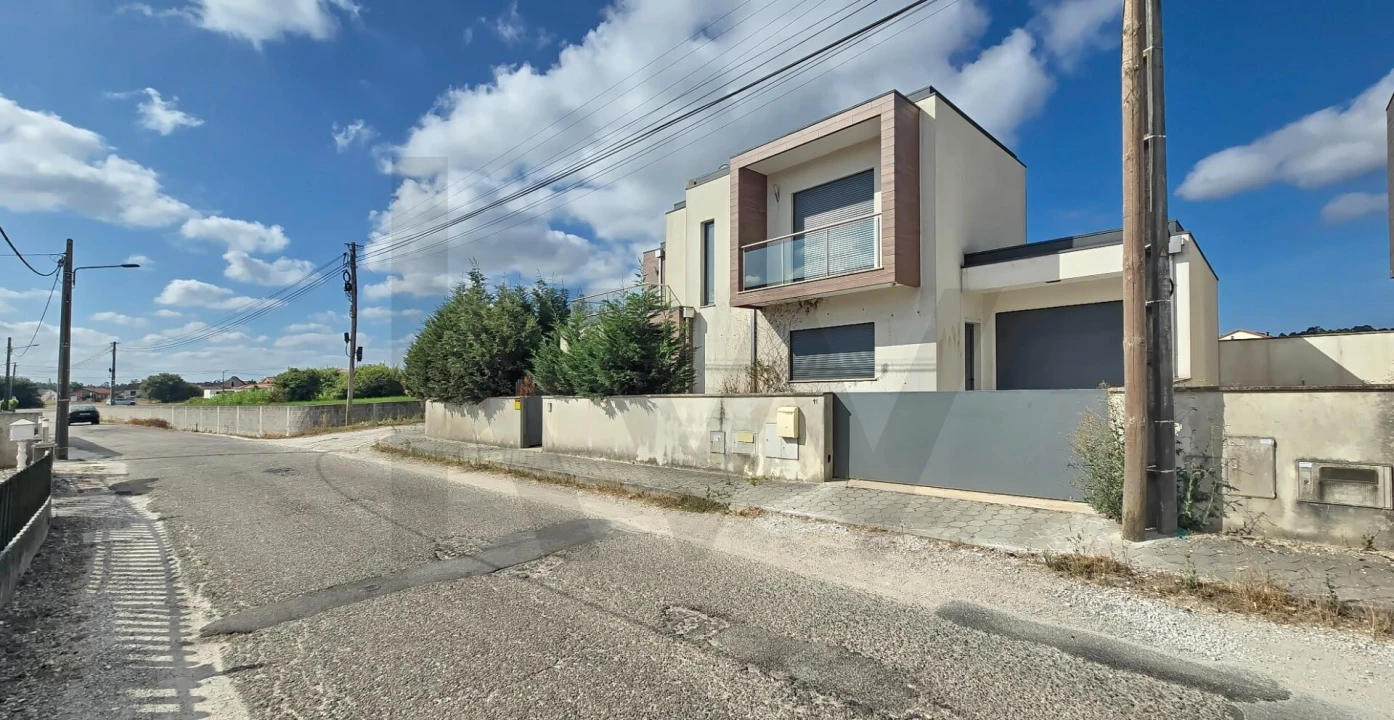 Moradia T3 para Venda em Calvão Foto 50
