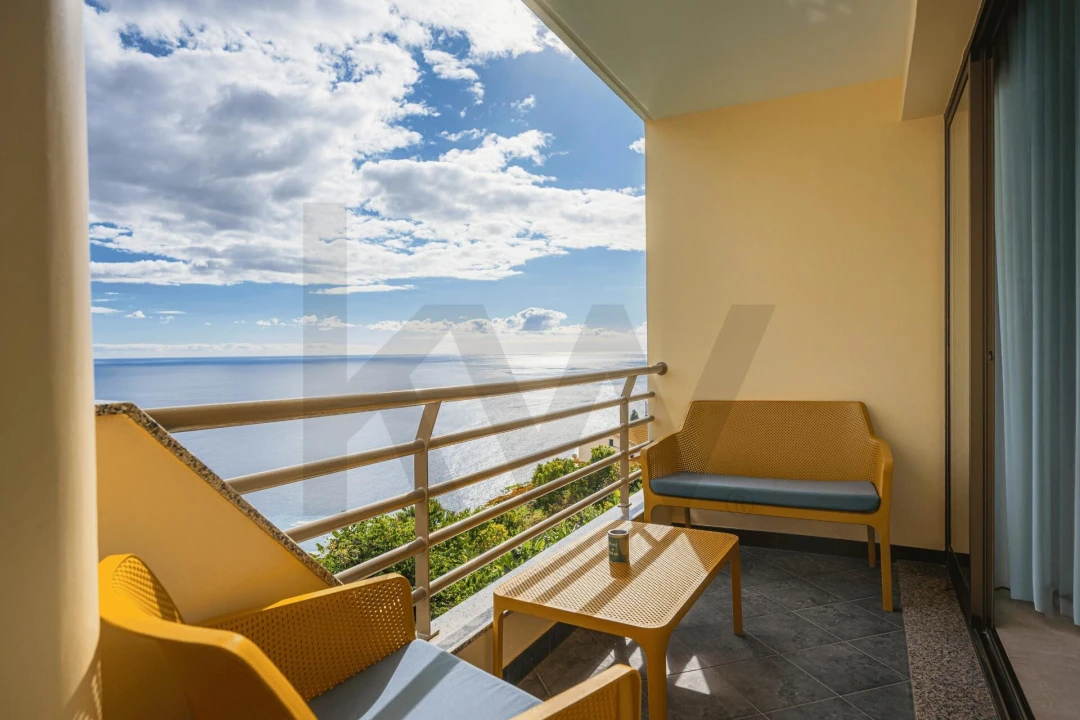 Apartamento T1 para Venda em Arco da Calheta Foto 4