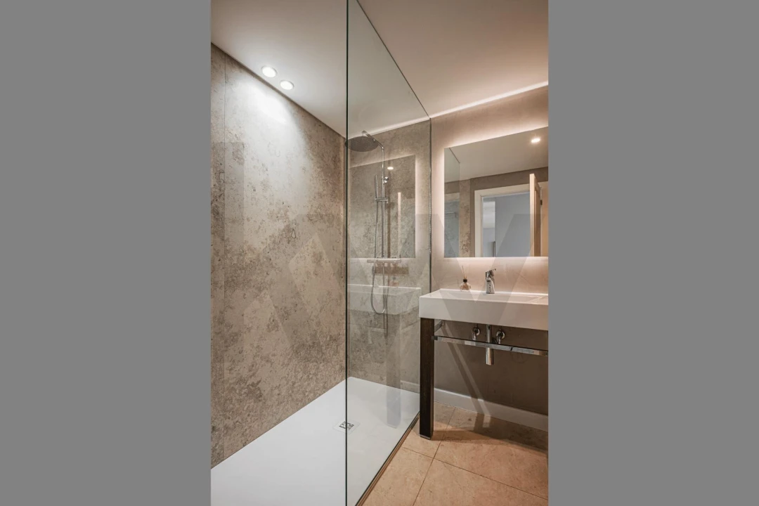 Apartamento T1 para Venda em Arco da Calheta Foto 28