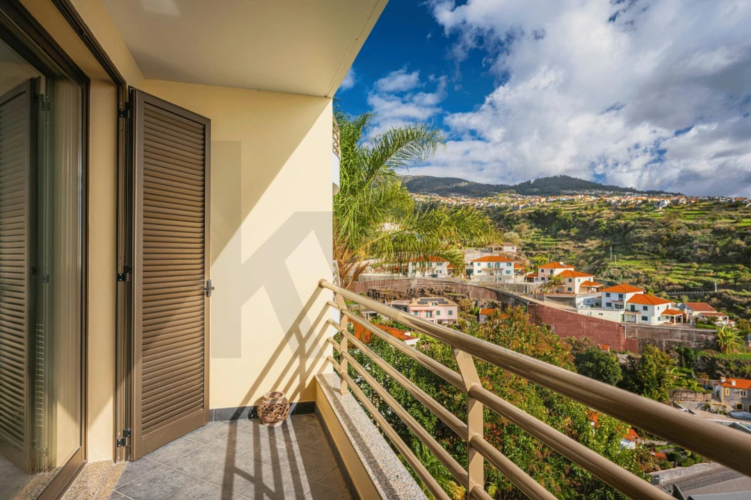 Apartamento T1 para Venda em Arco da Calheta Foto 5