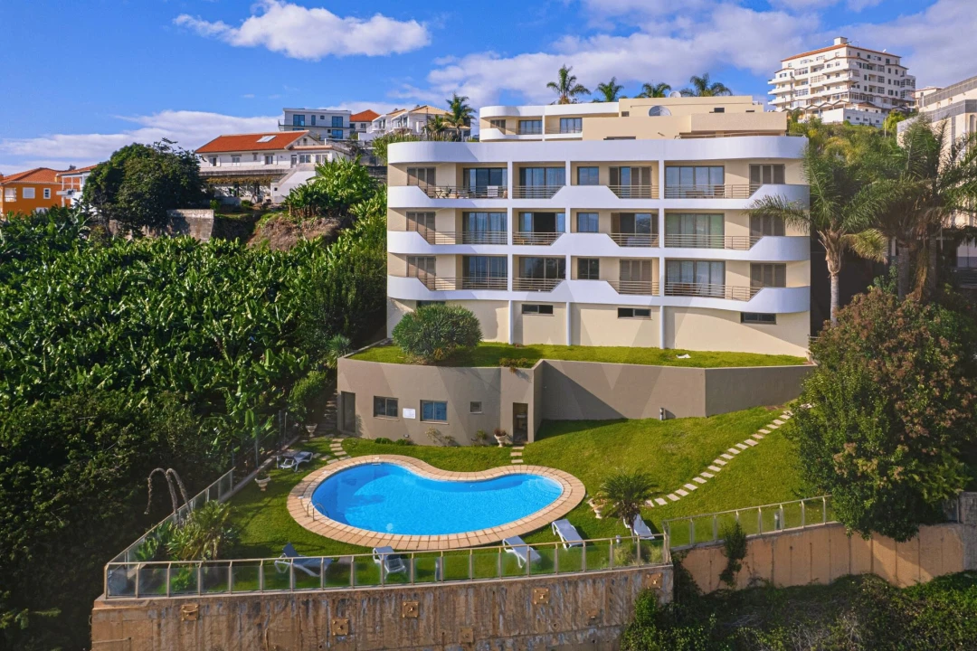 Apartamento T1 para Venda em Arco da Calheta Foto 31