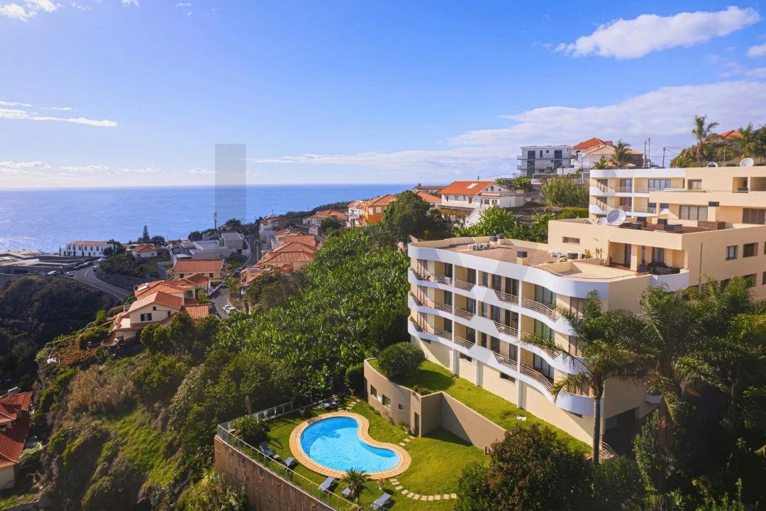Apartamento T1 para Venda em Arco da Calheta Foto 6