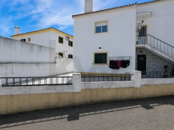 Moradia T3 para Venda em Barbacena e Vila Fernando
