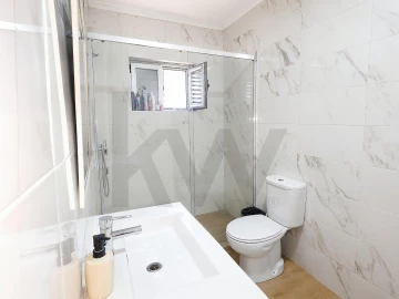Moradia T3 para Venda em Barbacena e Vila Fernando