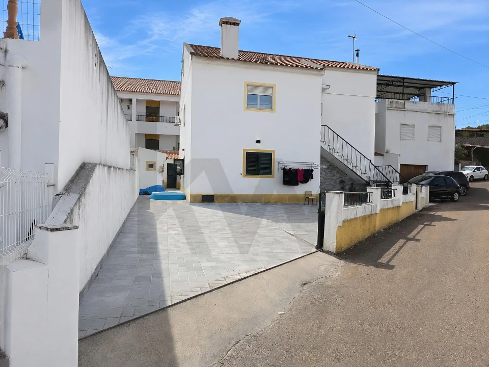 Moradia T3 para Venda em Barbacena e Vila Fernando Foto 1