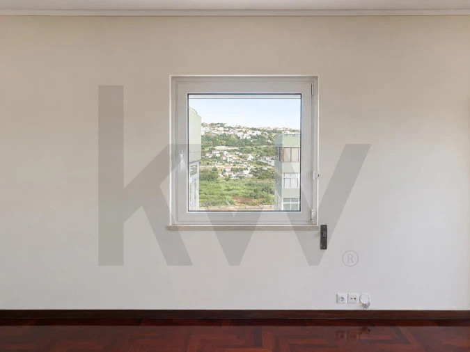 Apartamento T3 para Arrendamento em Santo António dos Cavaleiros e Frielas Foto 9