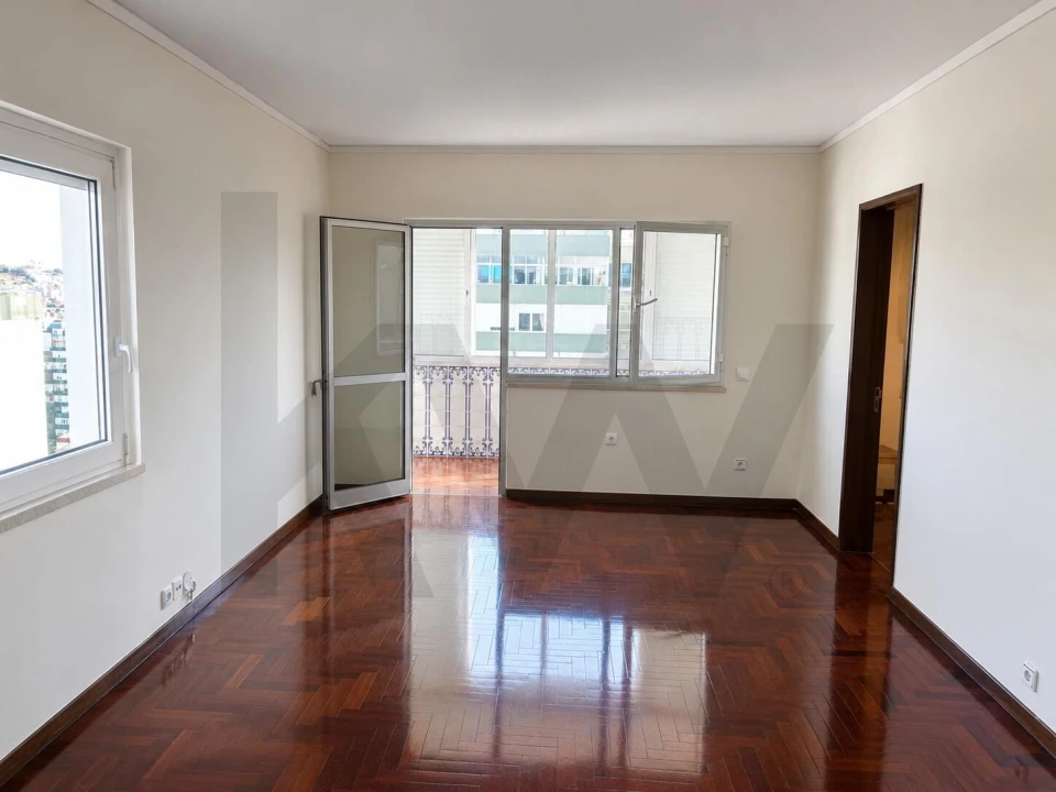 Apartamento T3 para Arrendamento em Santo António dos Cavaleiros e Frielas Foto 8