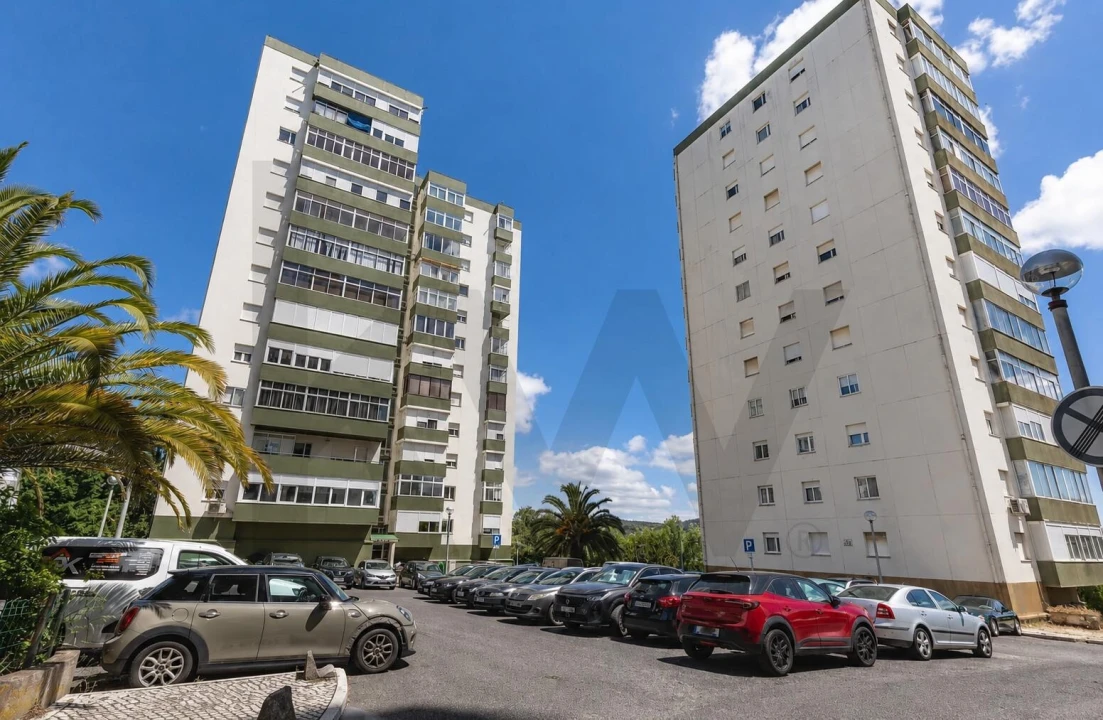 Apartamento T3 para Arrendamento em Santo António dos Cavaleiros e Frielas Foto 26