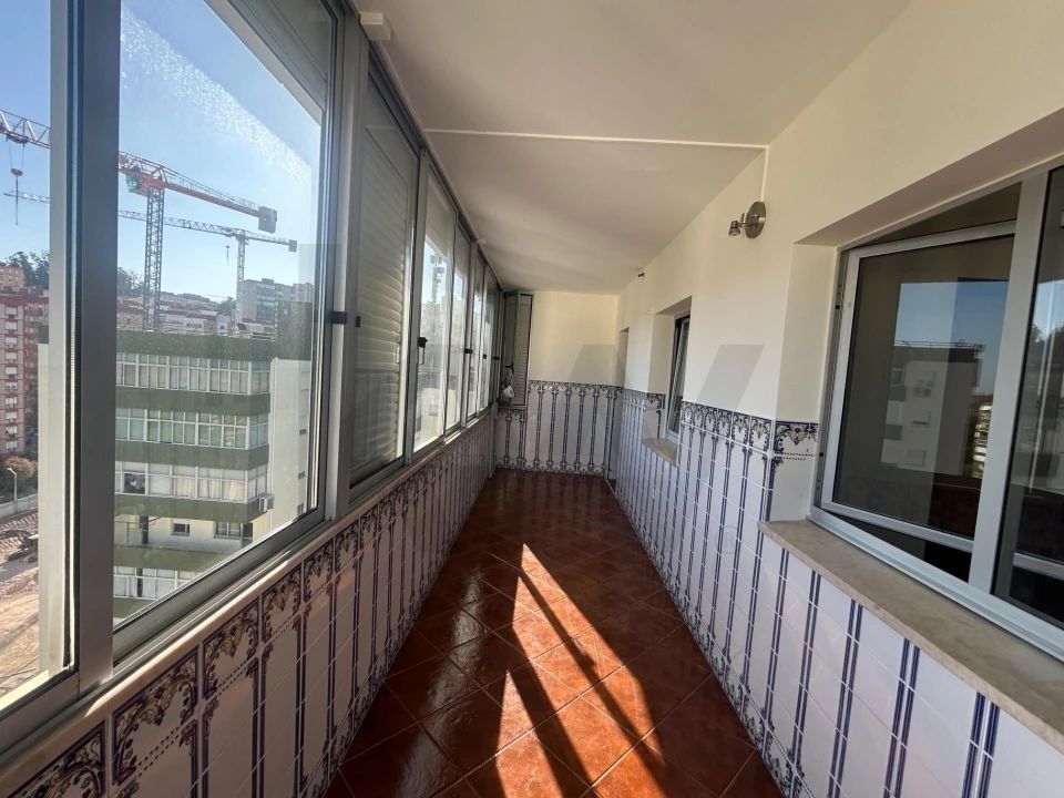 Apartamento T3 para Arrendamento em Santo António dos Cavaleiros e Frielas Foto 13