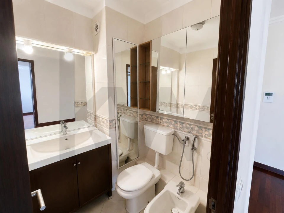 Apartamento T3 para Arrendamento em Santo António dos Cavaleiros e Frielas Foto 17