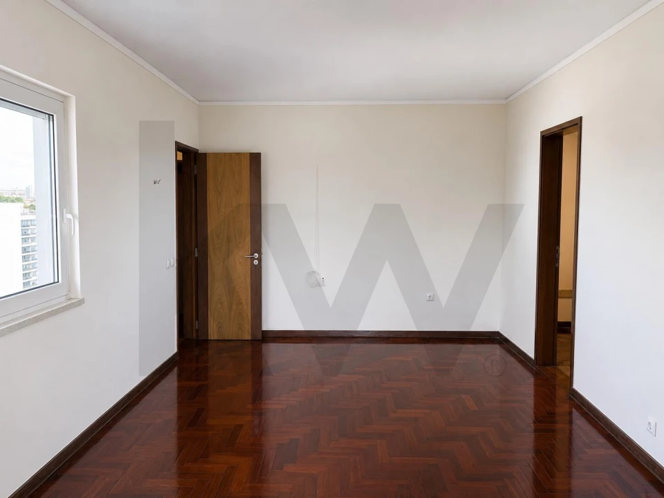Apartamento T3 para Arrendamento em Santo António dos Cavaleiros e Frielas Foto 11