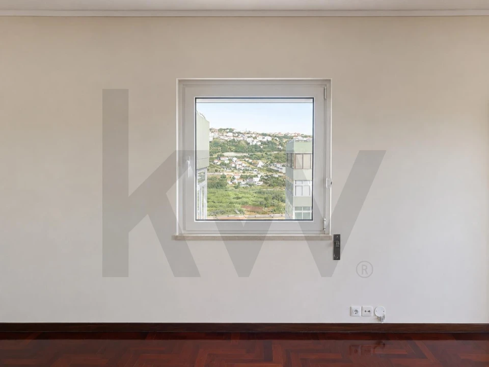 Apartamento T3 para Arrendamento em Santo António dos Cavaleiros e Frielas Foto 9