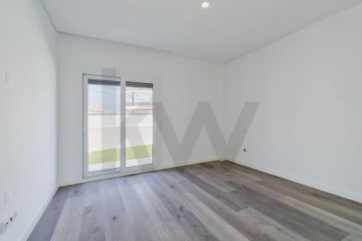 Moradia T4 para Venda em Corroios