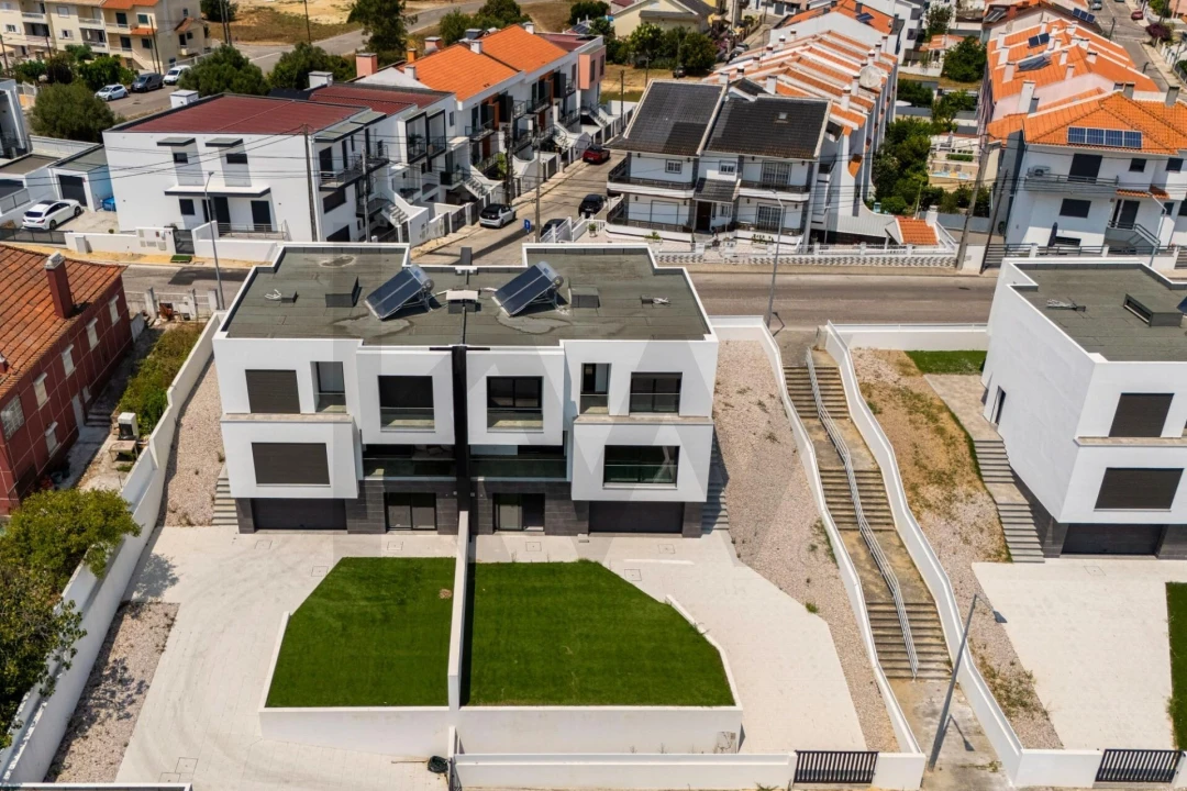 Moradia T4 para Venda em Corroios Foto 18