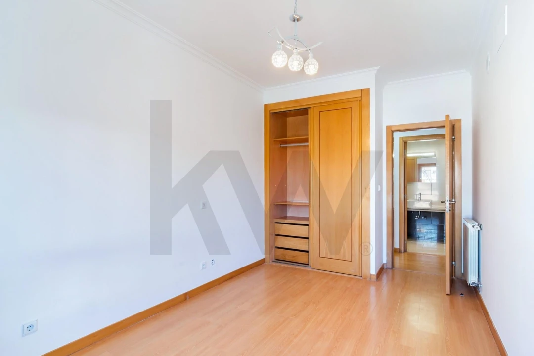 Apartamento T3 para Arrendamento em Odivelas Foto 24