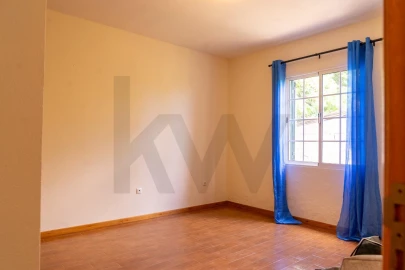 Moradia T2 para Venda em Santa Cruz