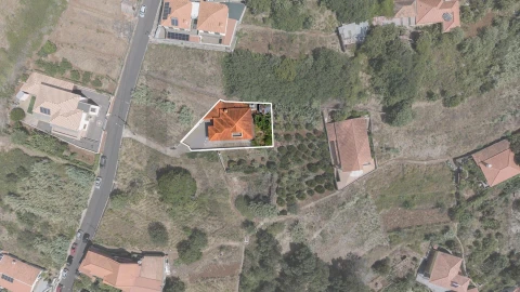 Moradia T2 para Venda em Santa Cruz