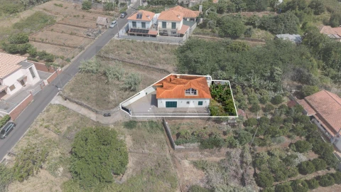 Moradia T2 para Venda em Santa Cruz