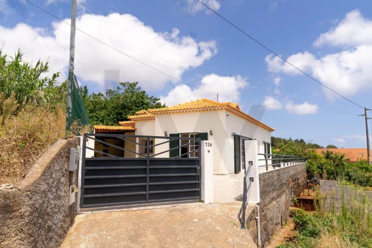 Moradia T2 para Venda em Santa Cruz Foto 9