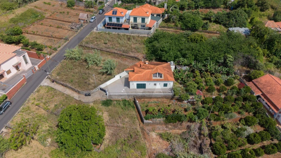Moradia T2 para Venda em Santa Cruz