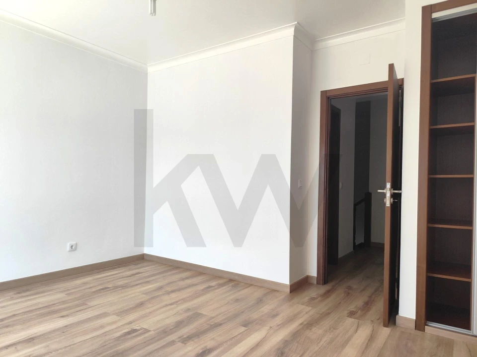 Apartamento T2 para Venda em Tavarede Foto 16