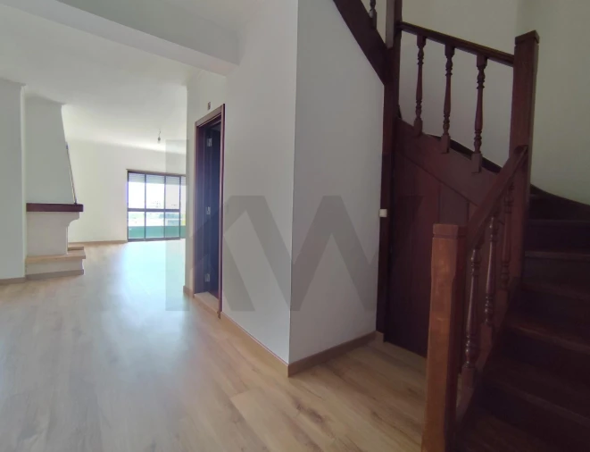 Apartamento T2 para Venda em Tavarede Foto 4