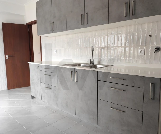 Apartamento T2 para Venda em Tavarede Foto 9