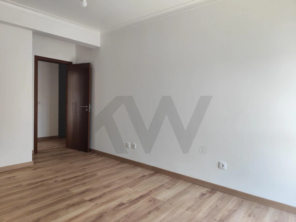 Apartamento T2 para Venda em Tavarede Foto 23
