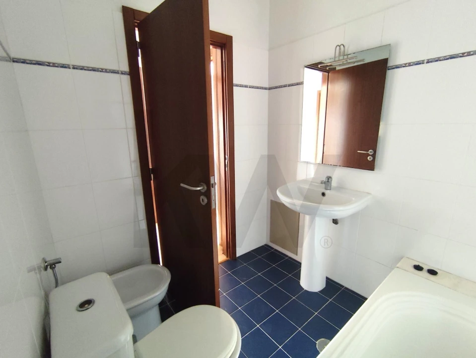 Apartamento T2 para Venda em Tavarede Foto 25