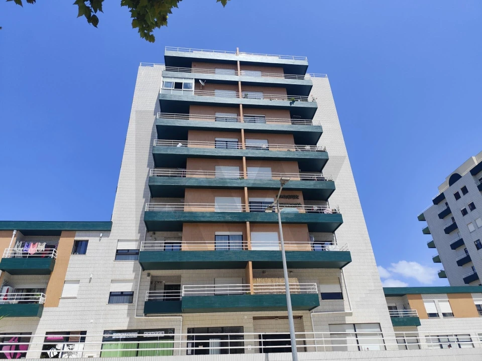 Apartamento T2 para Venda em Tavarede Foto 2
