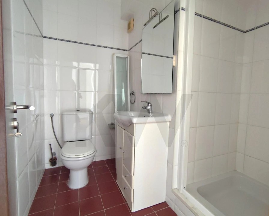 Apartamento T2 para Venda em Tavarede Foto 12