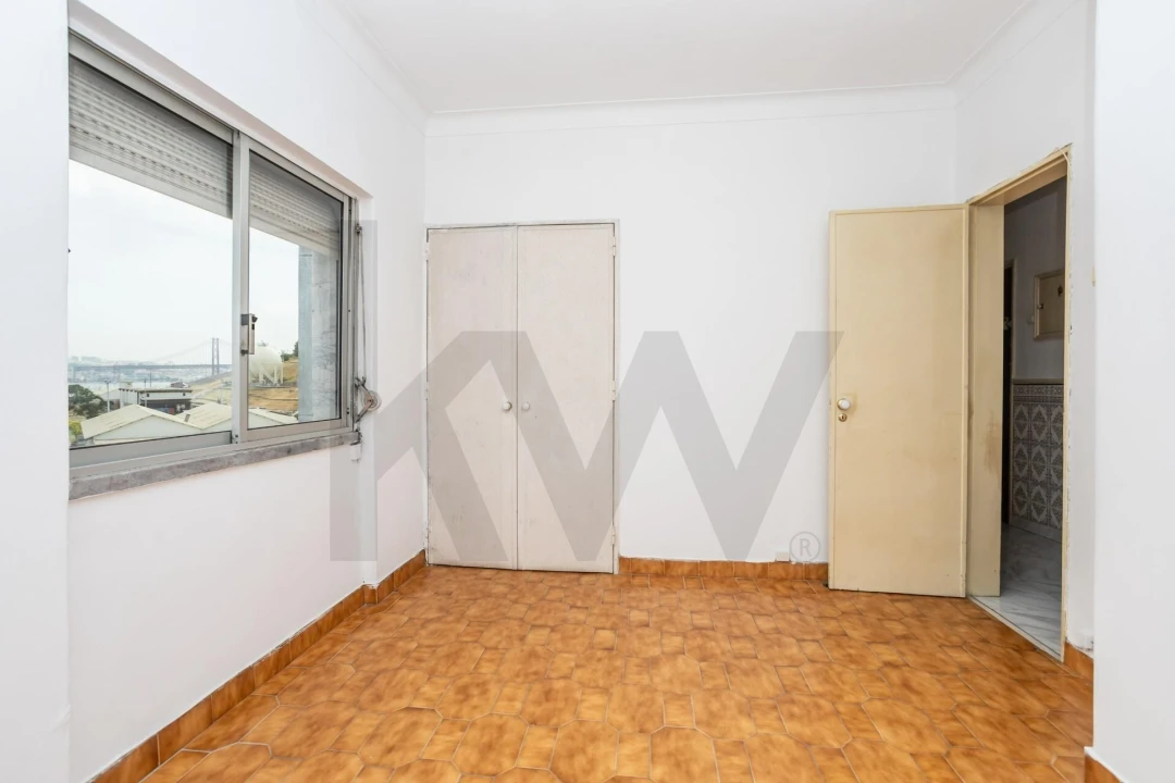 Apartamento T2 para Venda em Caparica e Trafaria Foto 25