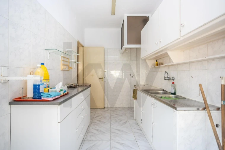 Apartamento T2 para Venda em Caparica e Trafaria Foto 31