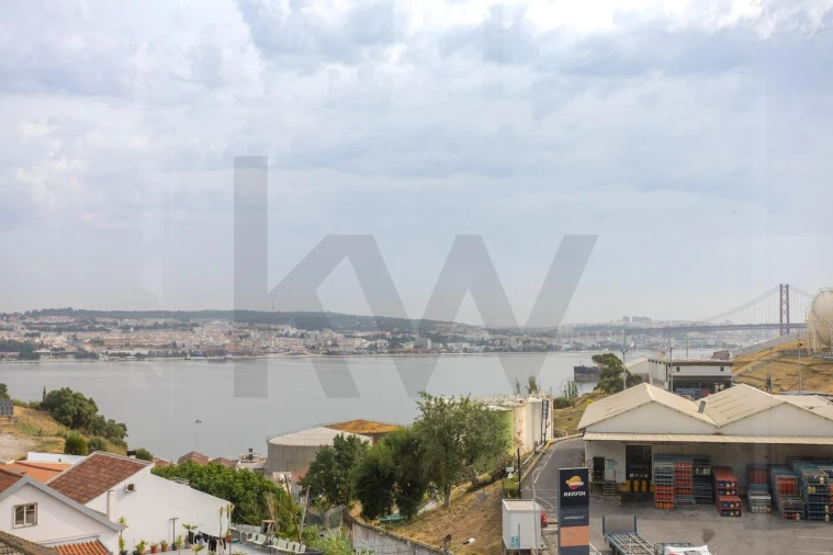 Apartamento T2 para Venda em Caparica e Trafaria Foto 9