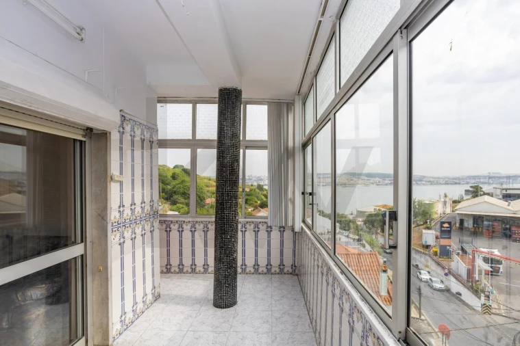 Apartamento T2 para Venda em Caparica e Trafaria Foto 6