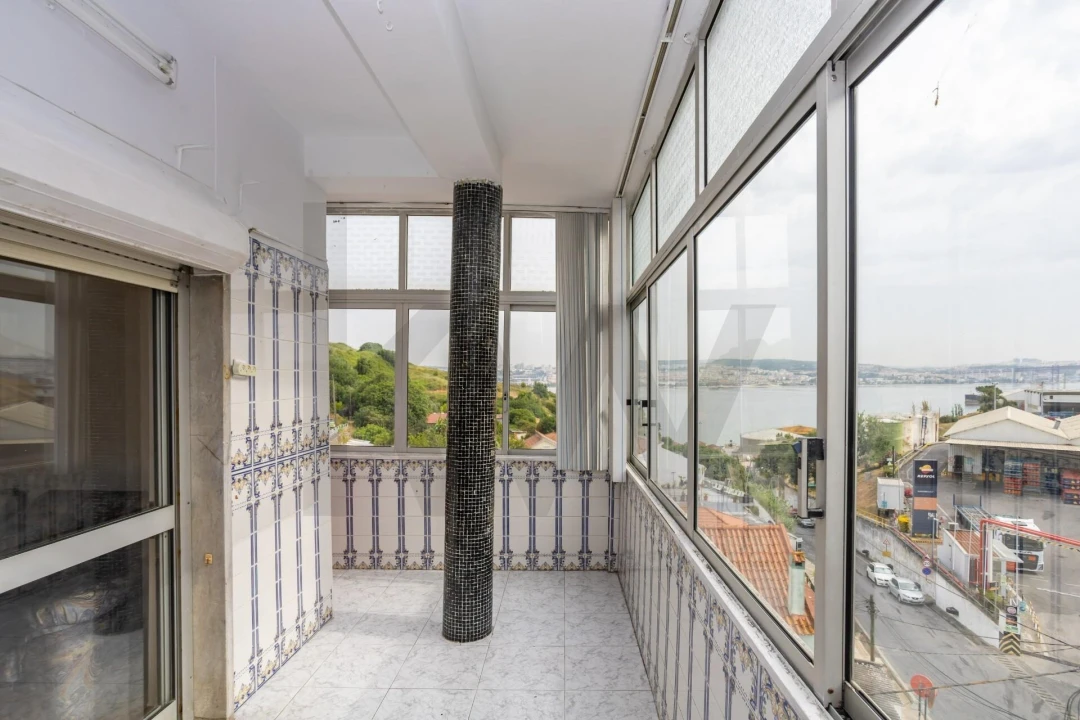 Apartamento T2 para Venda em Caparica e Trafaria Foto 6