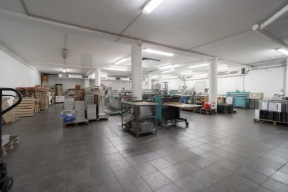Armazém para Venda em Alfena