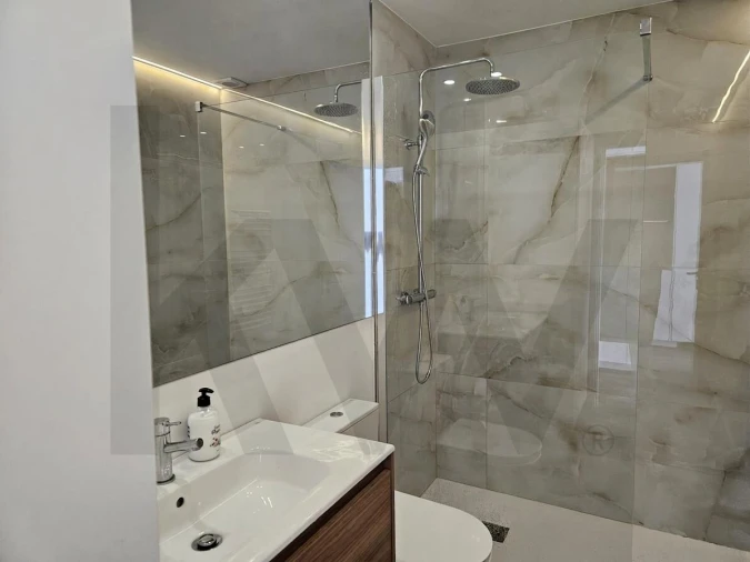 Moradia T1 para Venda em Porto Salvo Foto 27
